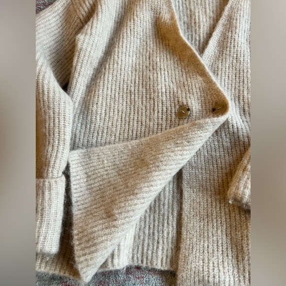 ZARA cream mohair oversized cardigan sweater Size Small - Picture 4 of 8